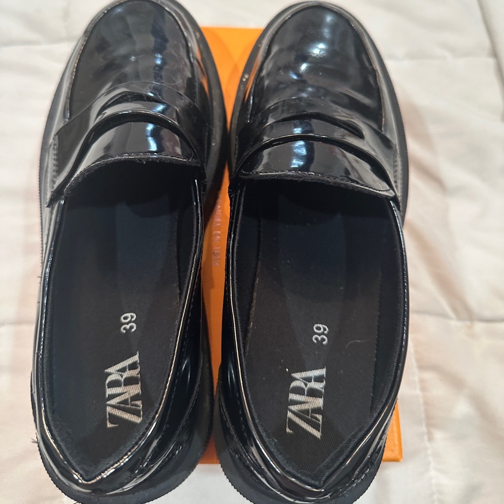 Girls shoes